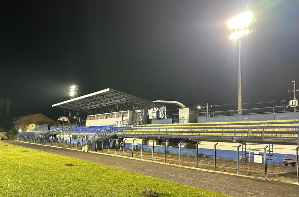 Nova iluminação promete dar vida noturna ao estádio Antiocho Pereira