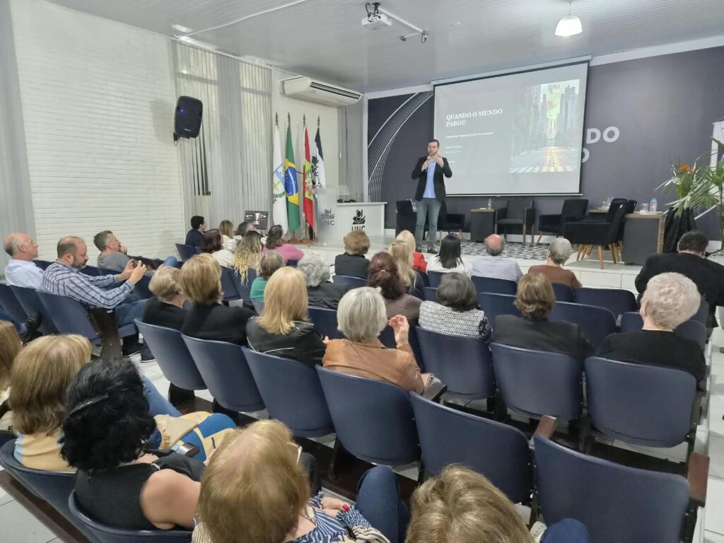 Livro sobre a pandemia inspira debate sobre memória e sociedade em Porto União